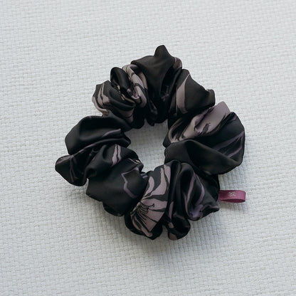 Minimalist Floral Scrunchie - Indigo