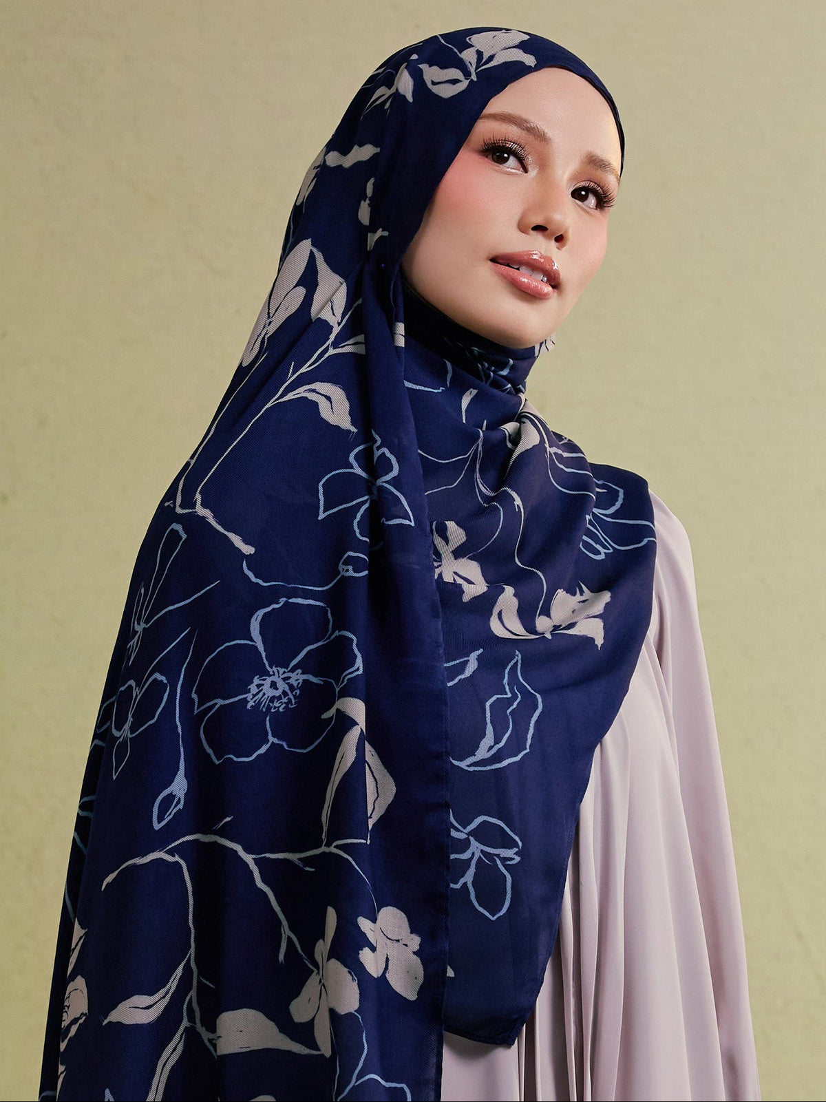 Minimalist Floral - Campaign