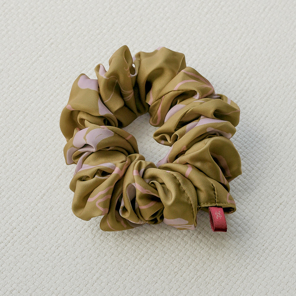 Minimalist Floral Scrunchie - Olive