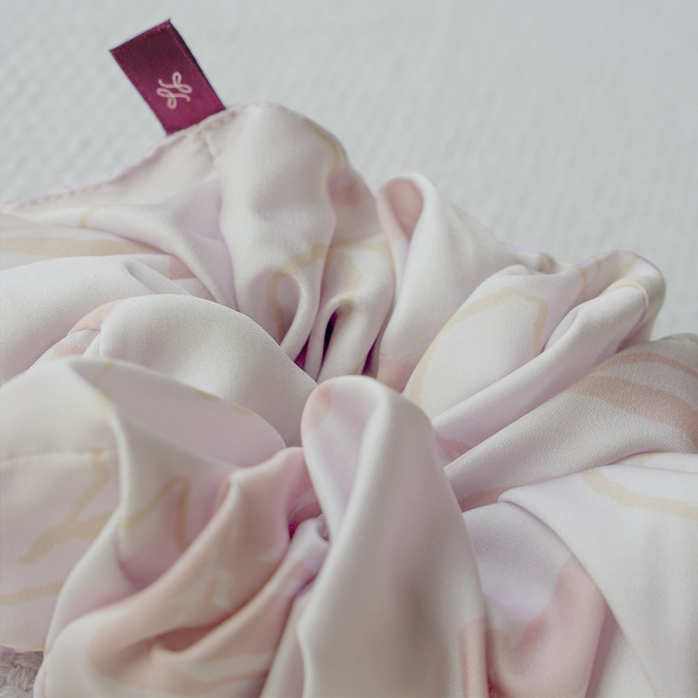 Minimalist Floral Scrunchie - Peach