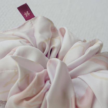 Minimalist Floral Scrunchie - Peach