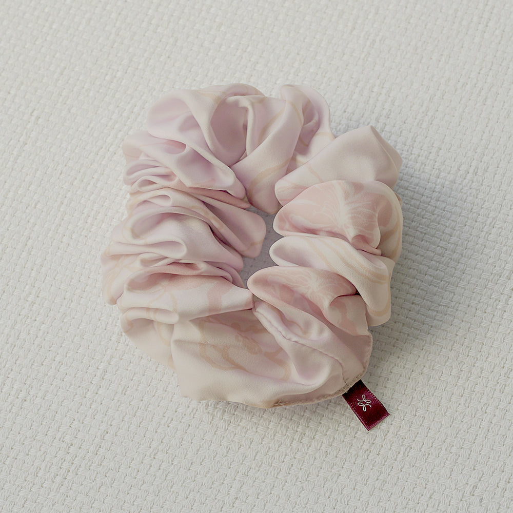 Minimalist Floral Scrunchie - Peach