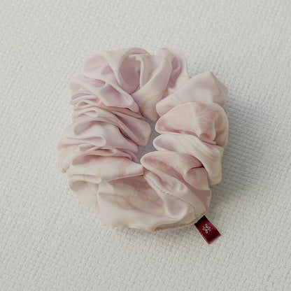 Minimalist Floral Scrunchie - Peach