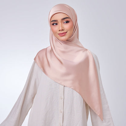 Raisa - Rouge (square)