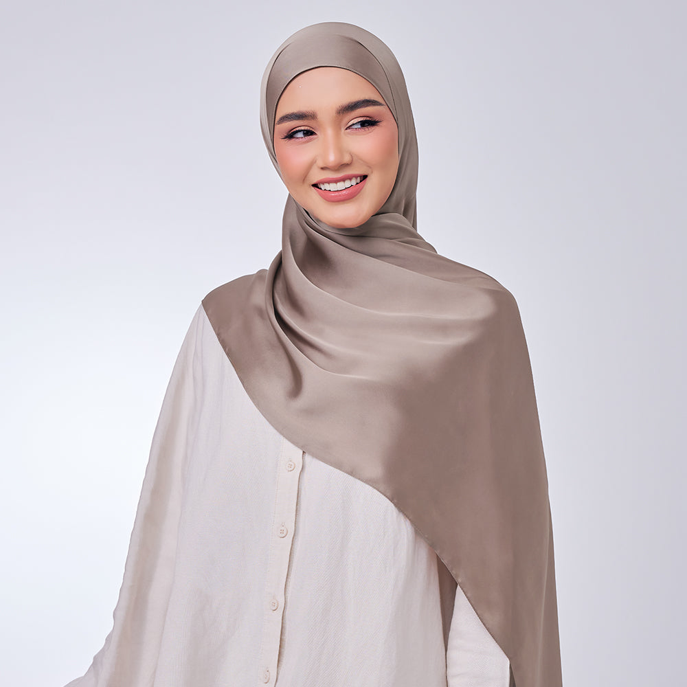 Raisa - Dim Gray (shawl)