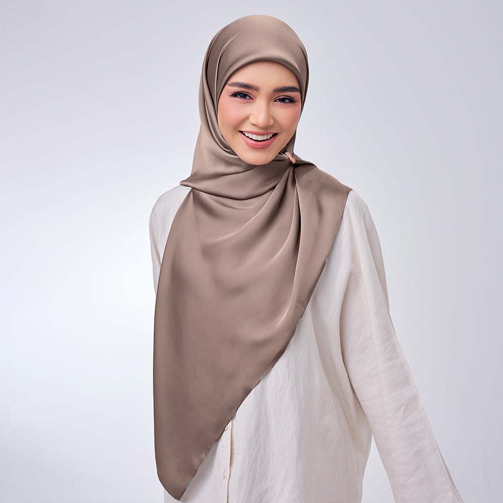Raisa - Dim Gray (square)